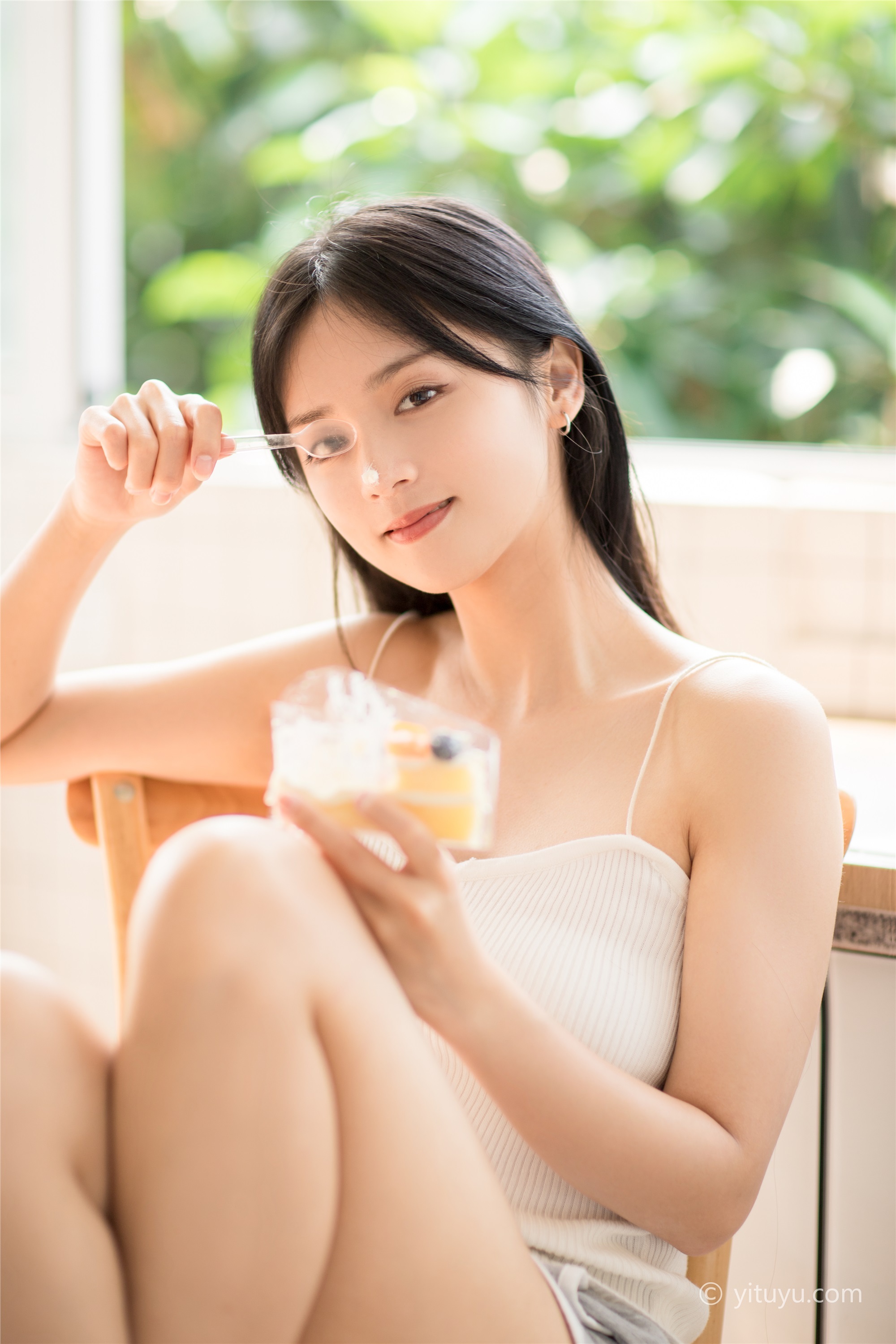 YITUYU艺图语  2021.05.31 爱与光 雨文